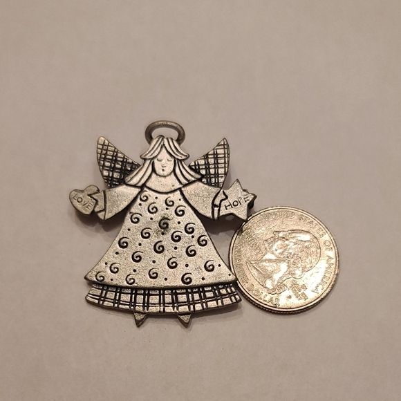 Tanya Creations Pewter Christmas Angel Brooch Pin - Picture 3 of 3